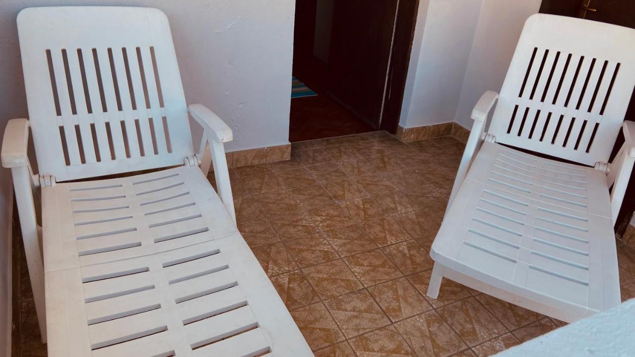 Garden View Guestroom พอดโกริกา ภายนอก รูปภาพ