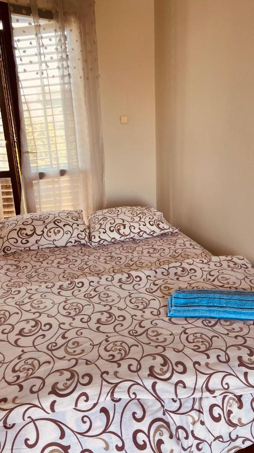 Garden View Guestroom พอดโกริกา ภายนอก รูปภาพ